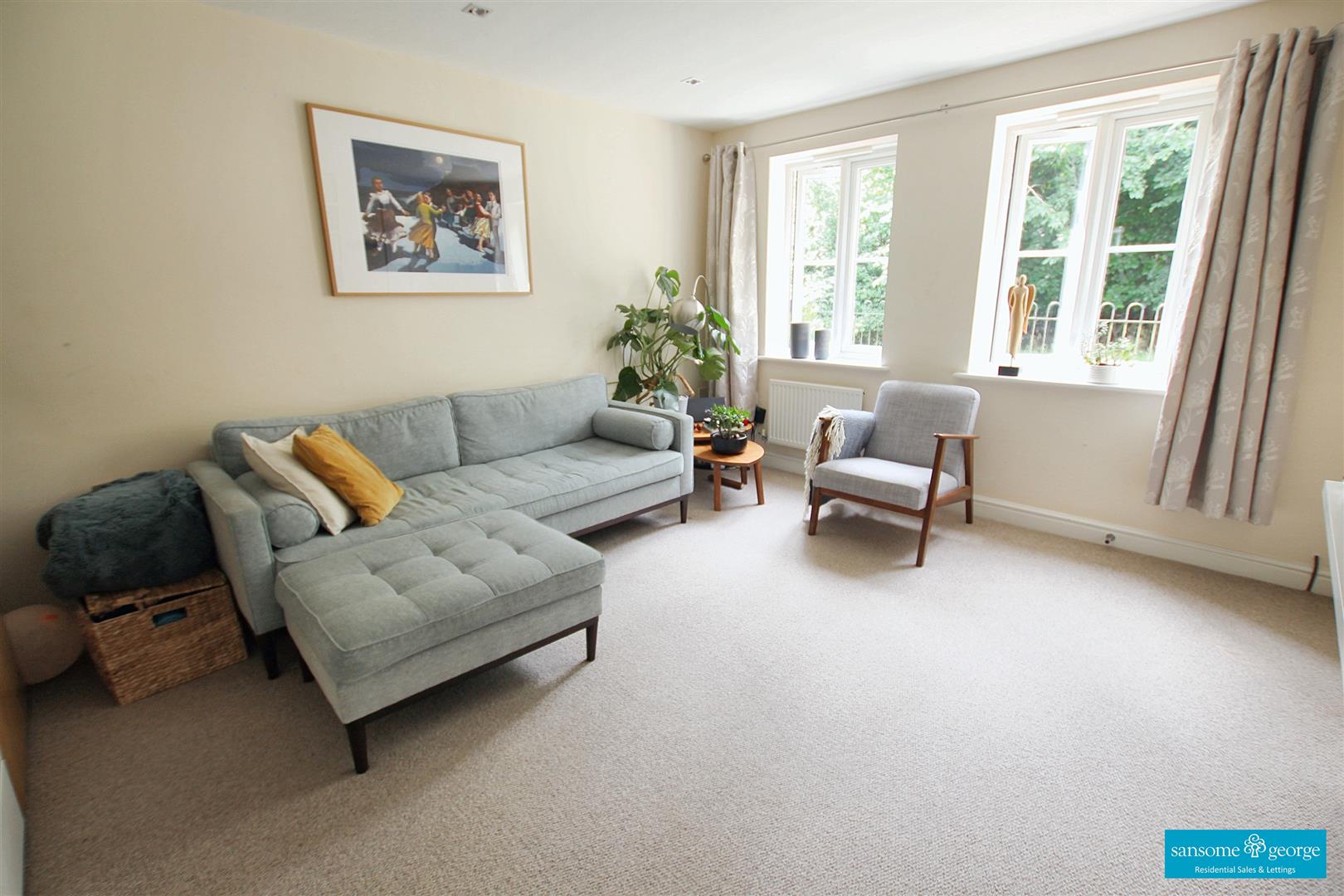 4 bed property in Clarendon Rise, Reading